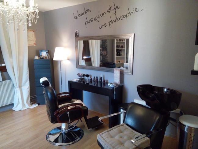 Salon un barbier dans la ville